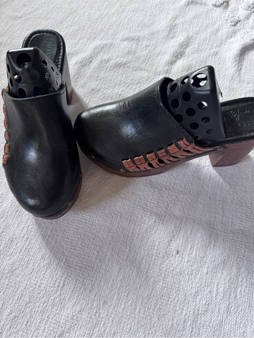 MUSSE AND CLOUD FAUX LEATHER BLOCK HEEL SHOES WOMENS SZ 10